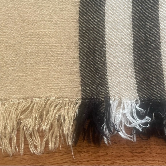 Burberry Classic Check Archive Beige With Equestrian Knight Scarf - Picture 8 of 14